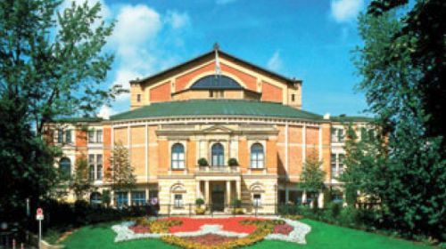Dějiště festivalových představení 'Festspielhaus Bayreuth' a festival Richarda Wagnera