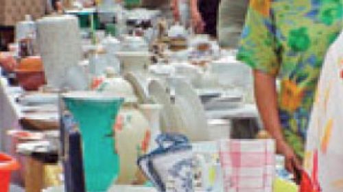 Porcelánový bleší trh