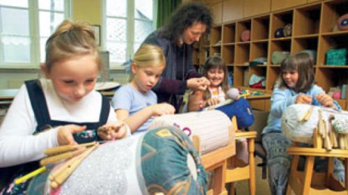 Škola paličkování - mezinárodní sbírka krajek