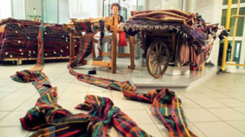 Nejdelší ručně tkaná šála na světě